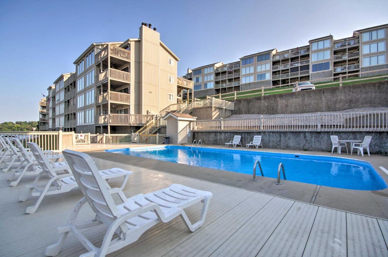 Lakefront Osage Beach Condo With Community Pool Kültér fotó