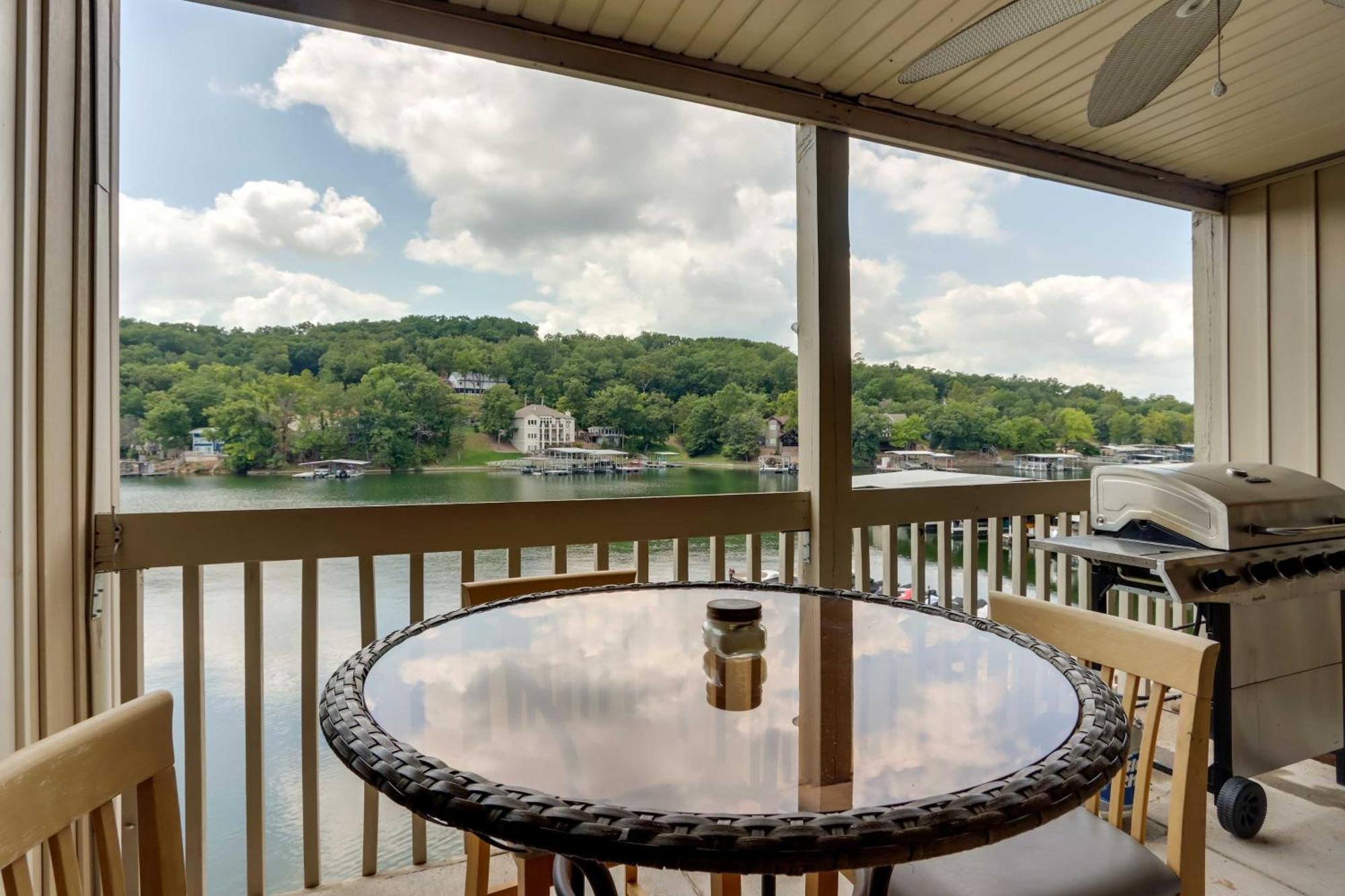Lakefront Osage Beach Condo With Community Pool Kültér fotó