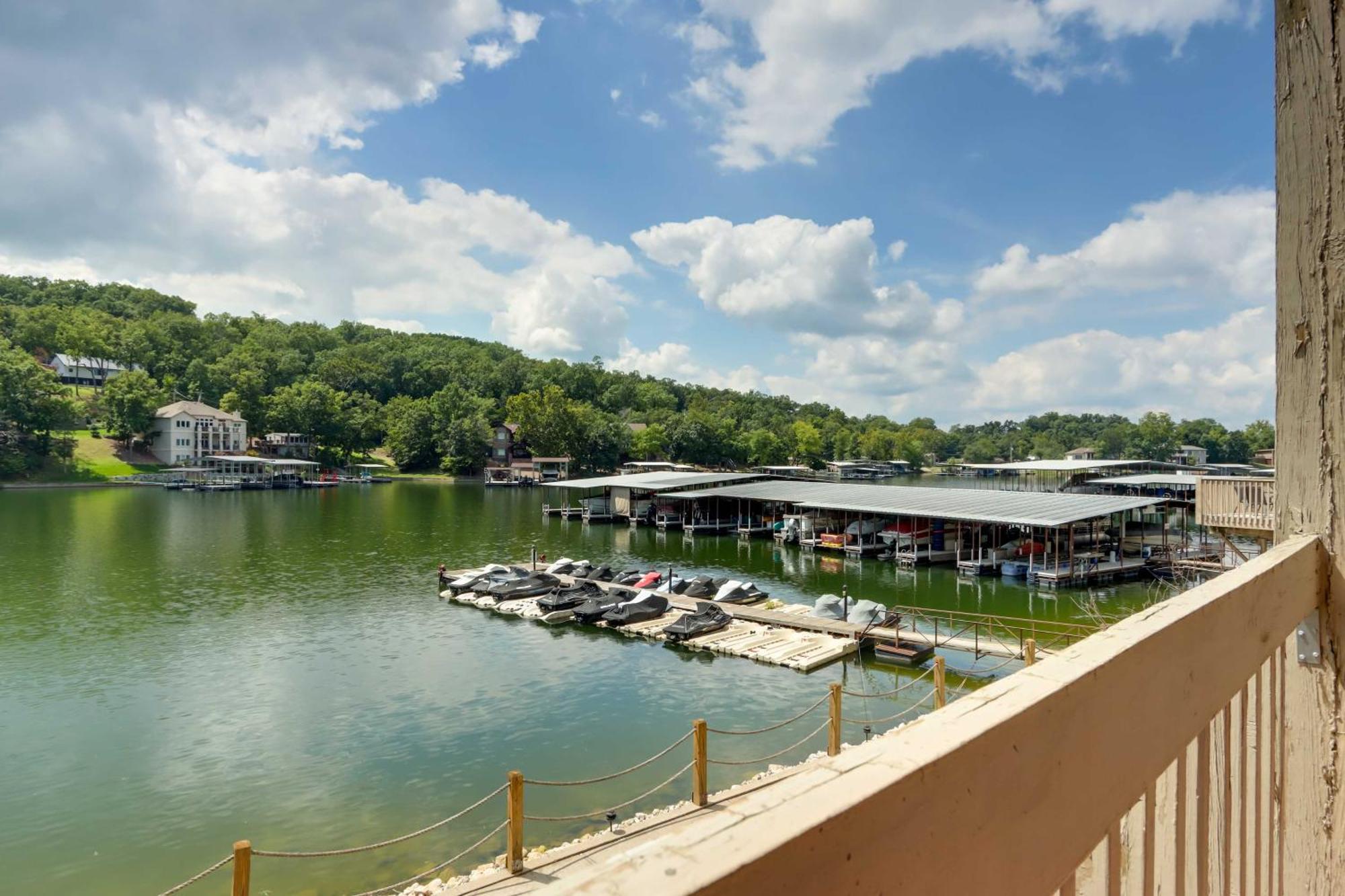 Lakefront Osage Beach Condo With Community Pool Kültér fotó