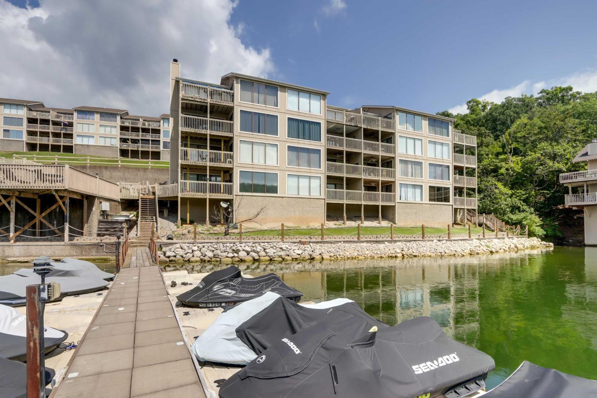 Lakefront Osage Beach Condo With Community Pool Kültér fotó