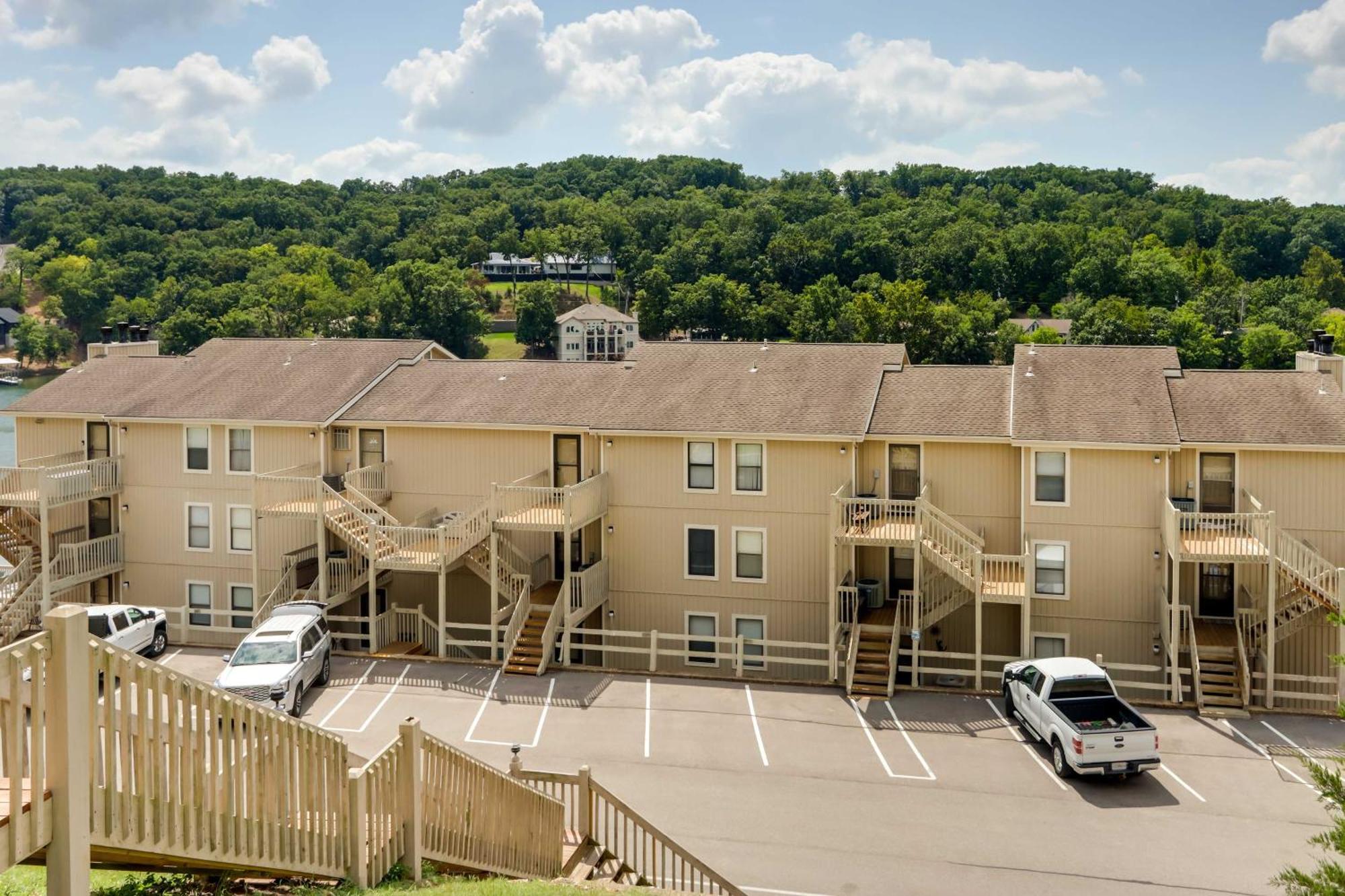 Lakefront Osage Beach Condo With Community Pool Kültér fotó
