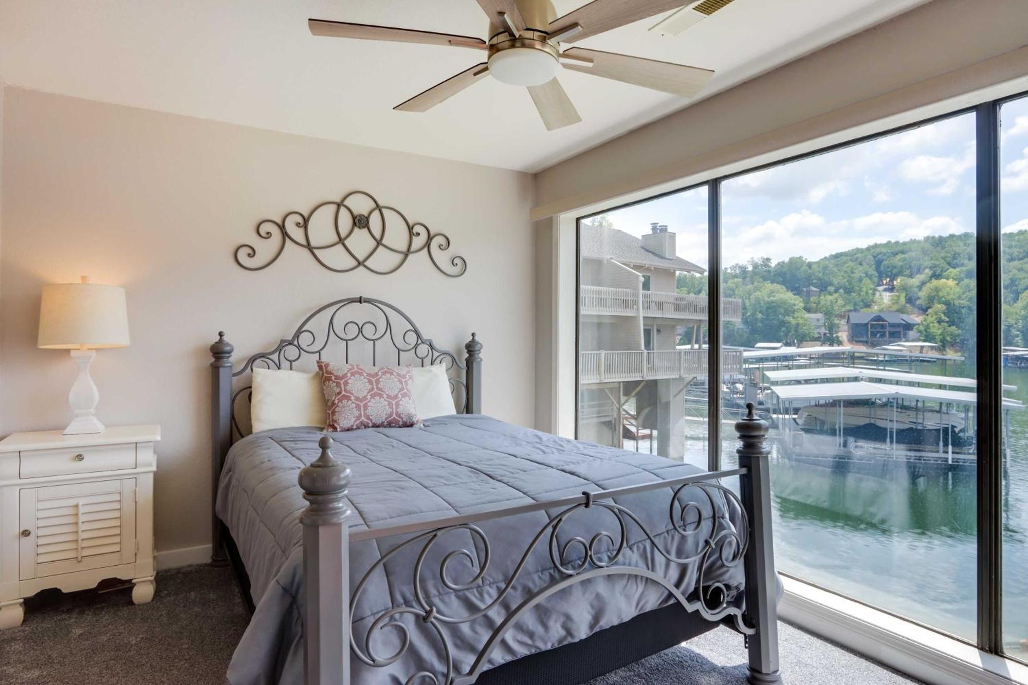 Lakefront Osage Beach Condo With Community Pool Kültér fotó