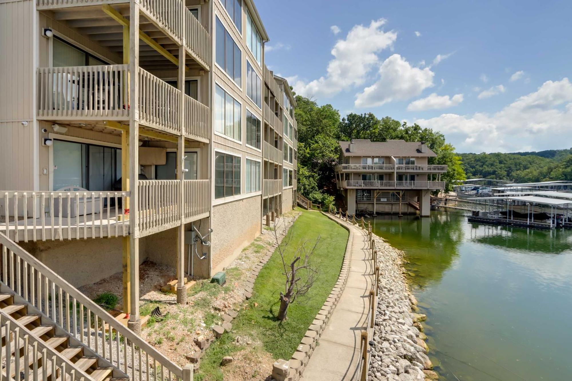 Lakefront Osage Beach Condo With Community Pool Kültér fotó